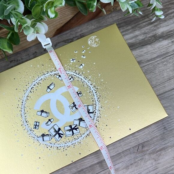 Chanel Limited Edition Gold Gift Box Easy Come Easy Glow - Picture 9 of 10